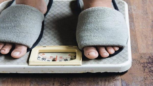 چرا وزن ما در طول روز و ساعت های مختلف تغییر می نماید؟